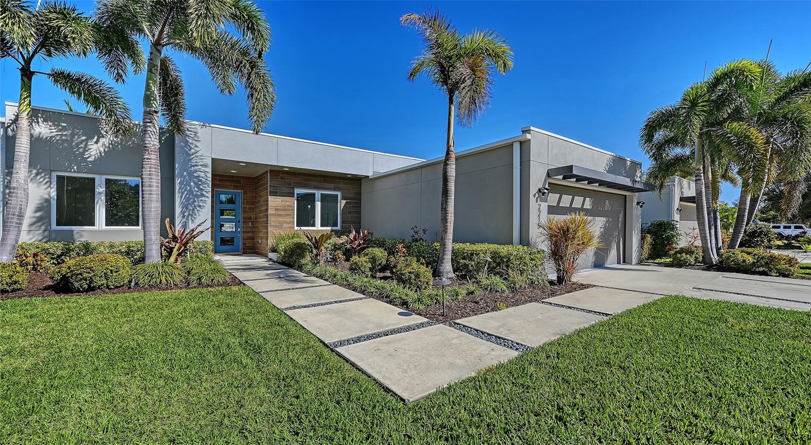 2215 DATURA ST