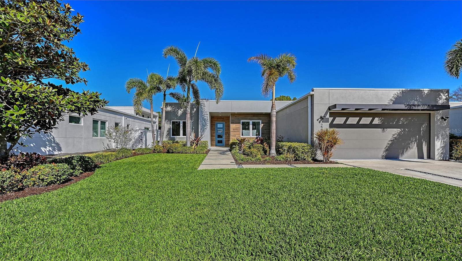 2215 DATURA ST
