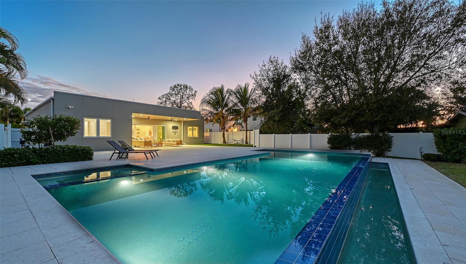 2215 DATURA ST