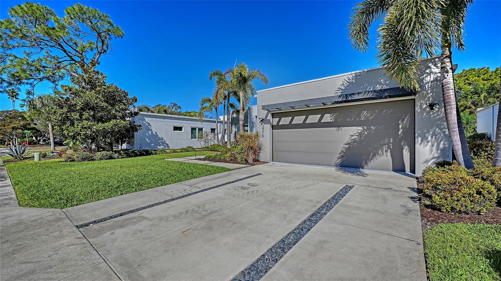 2215 DATURA ST