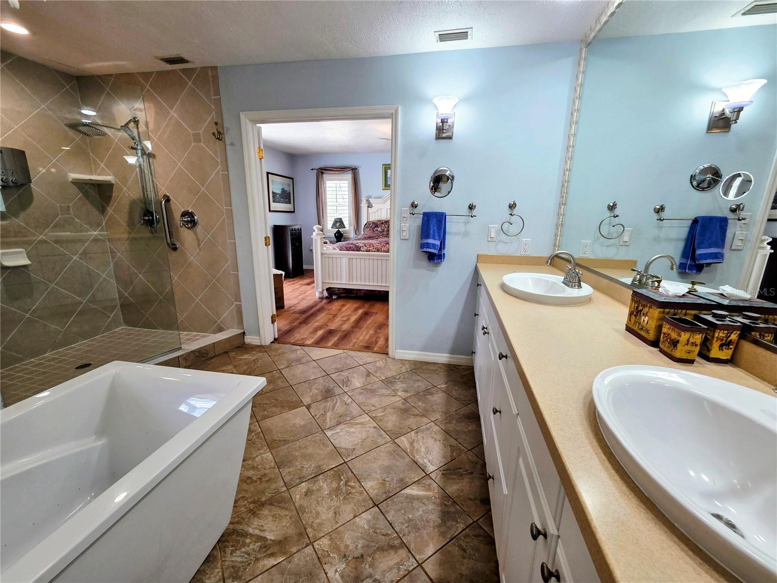 7610 SADDLE CREEK TRL