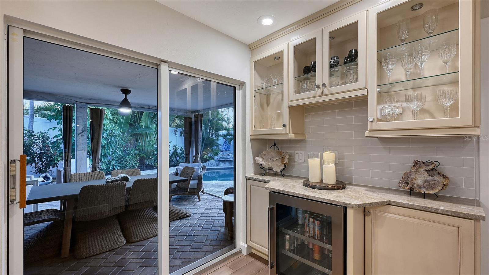 7137 WESTMORELAND DR