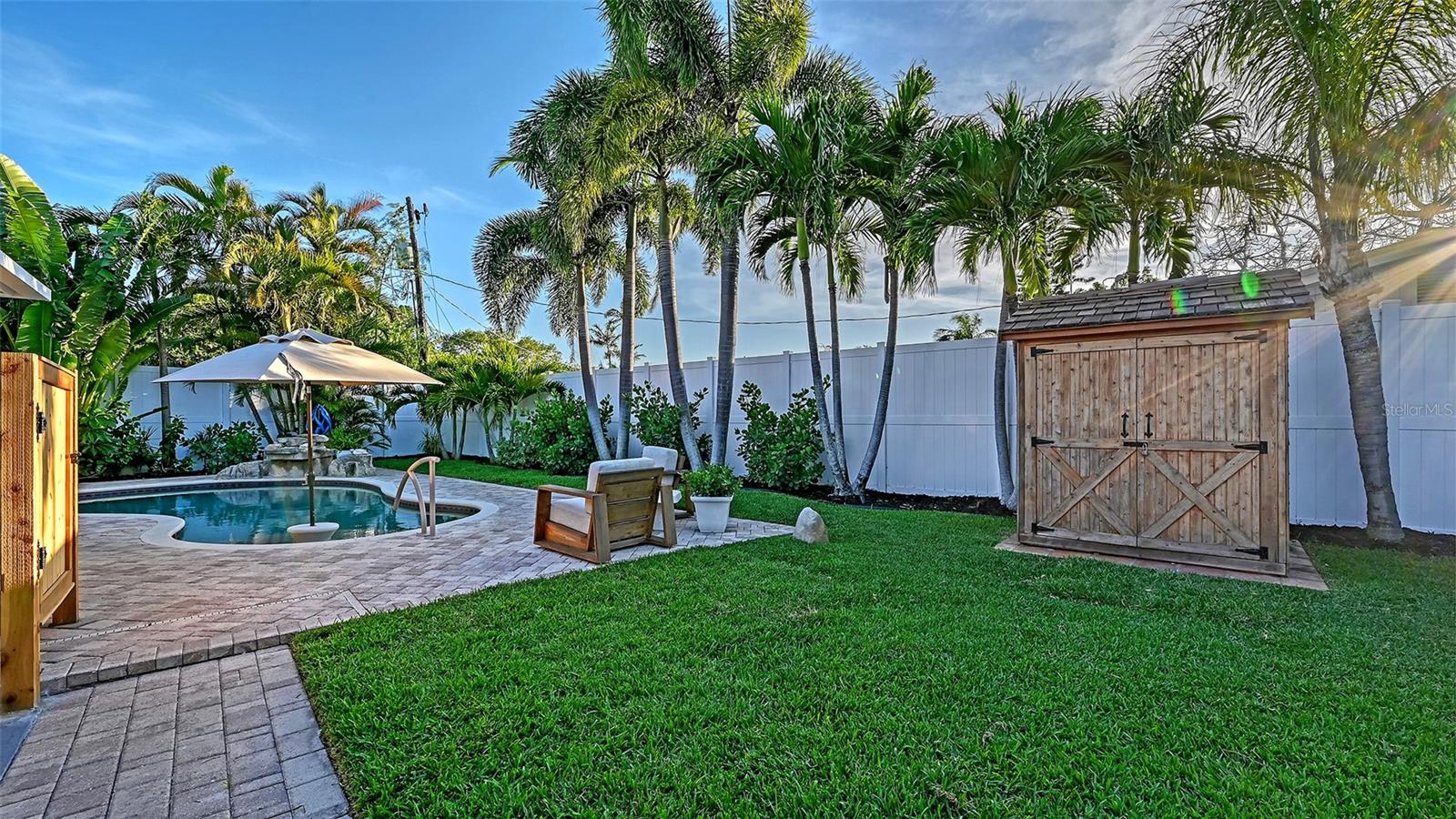 7137 WESTMORELAND DR