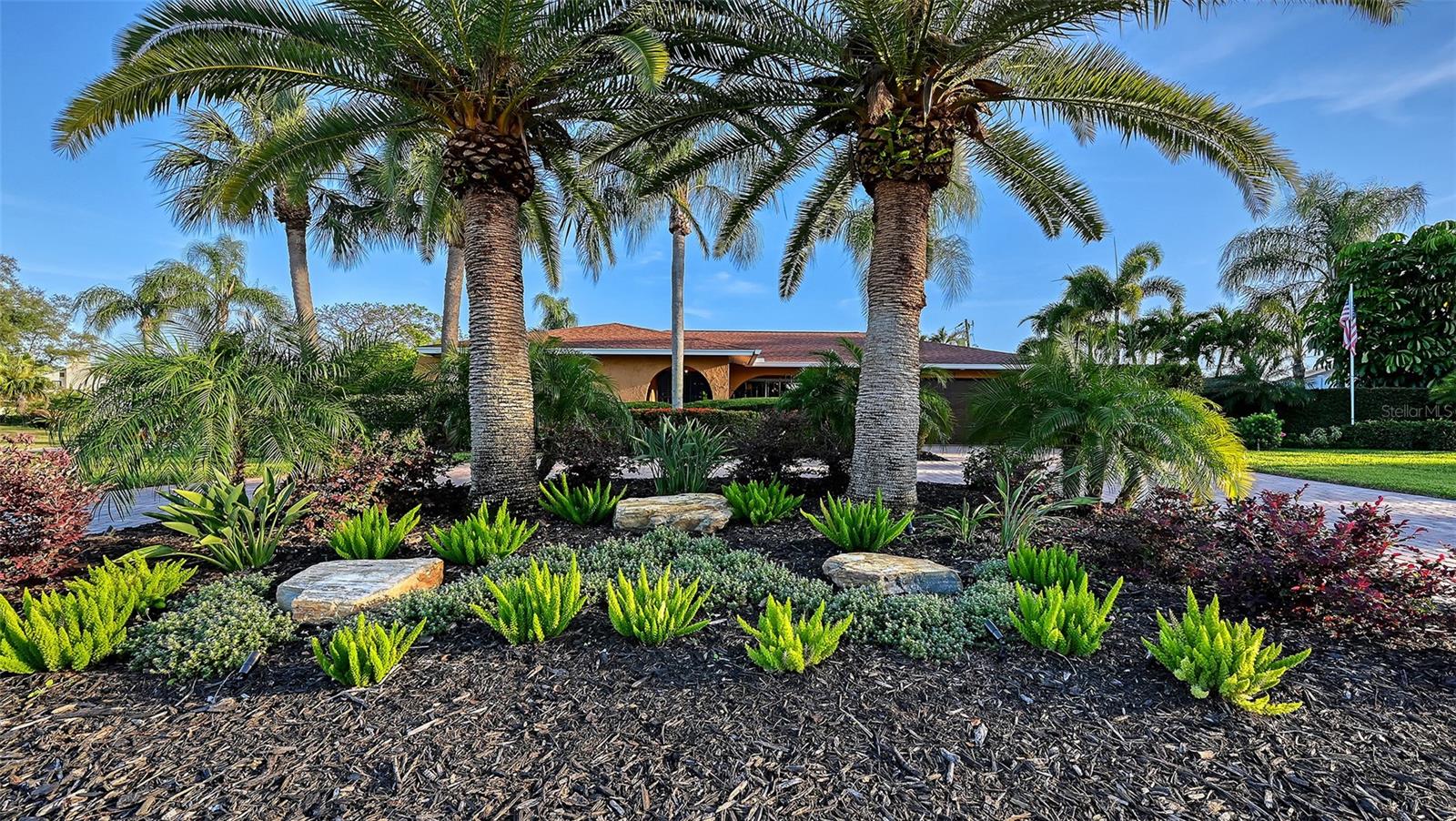 7137 WESTMORELAND DR