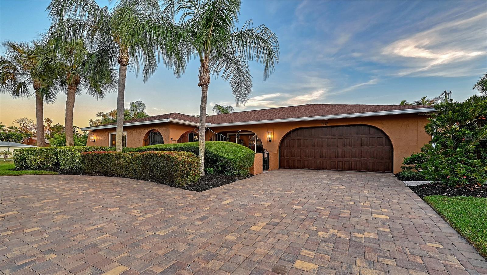 7137 WESTMORELAND DR