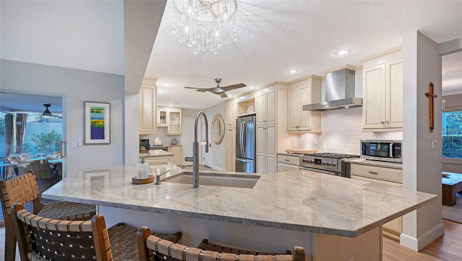 7137 WESTMORELAND DR