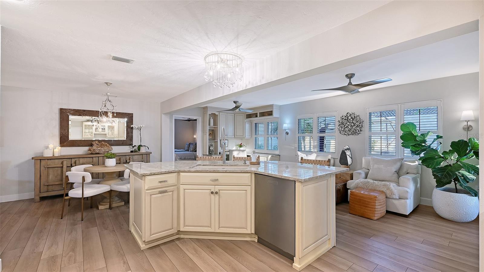 7137 WESTMORELAND DR