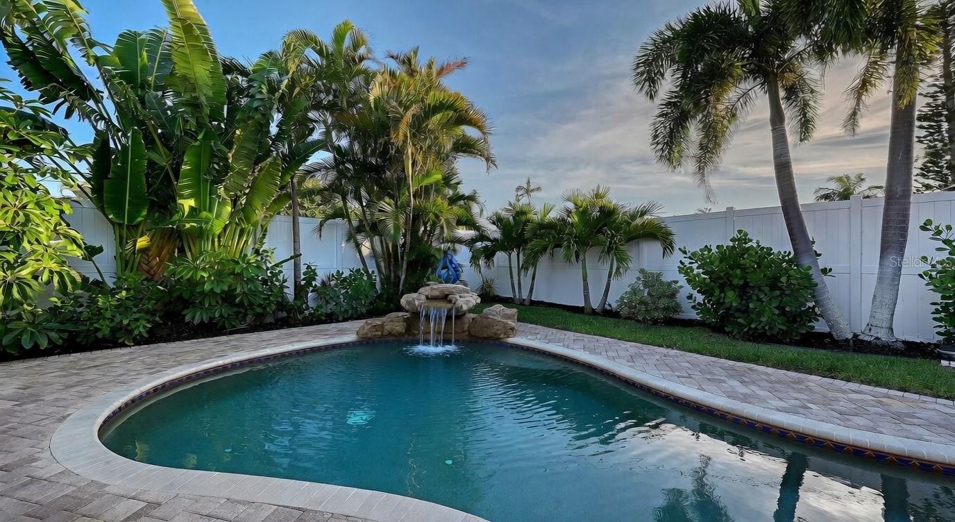 7137 WESTMORELAND DR