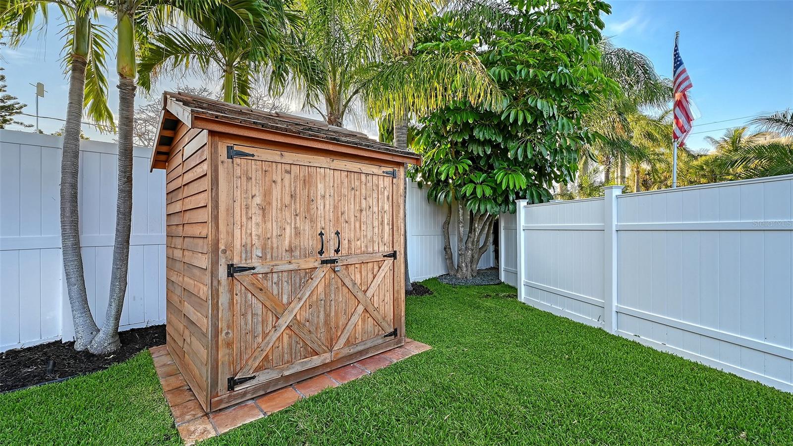 7137 WESTMORELAND DR