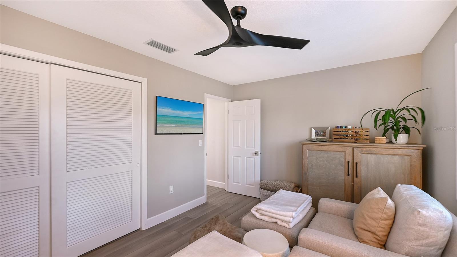 7137 WESTMORELAND DR