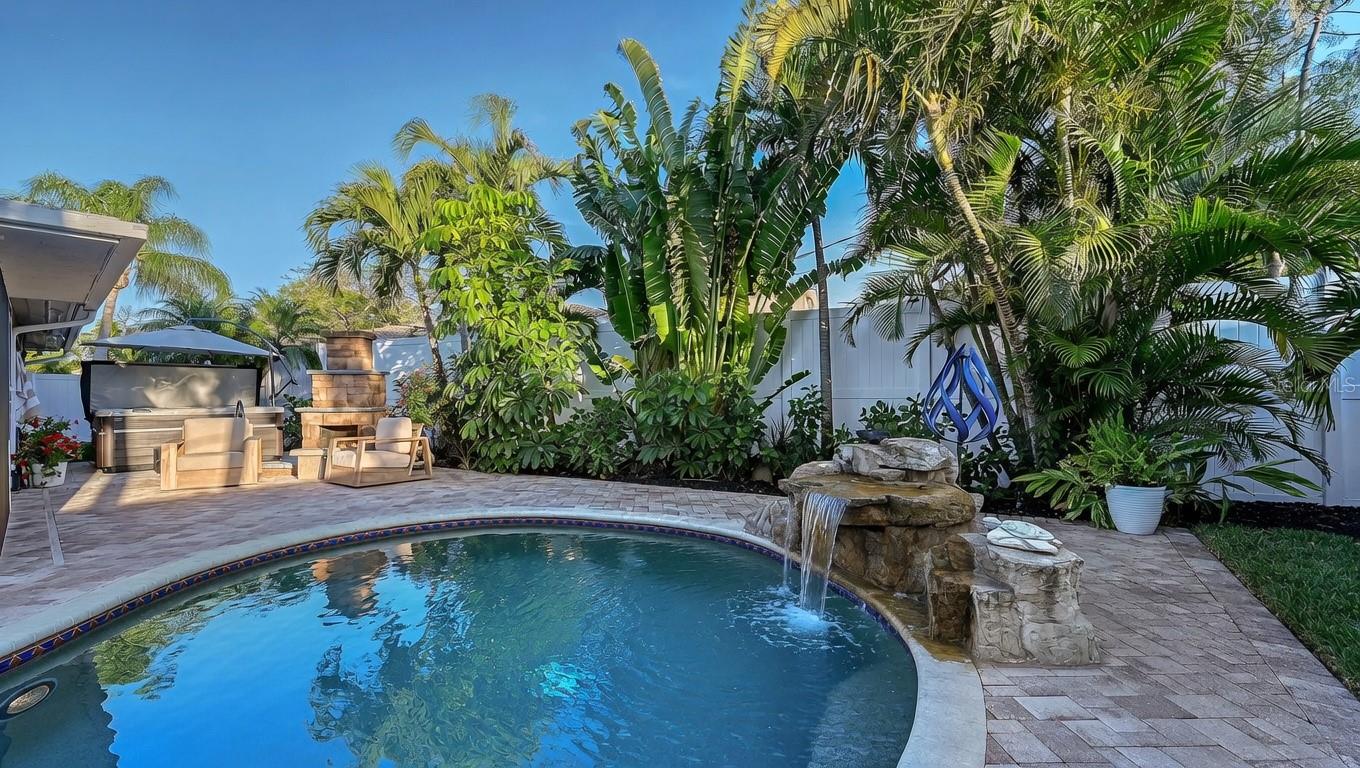 7137 WESTMORELAND DR