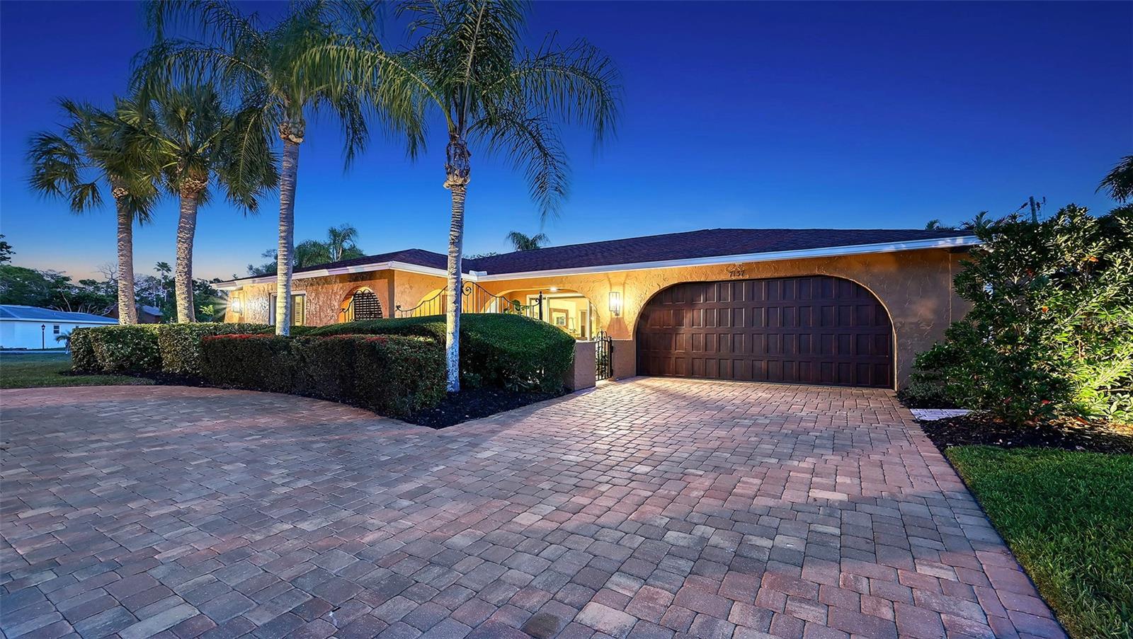 7137 WESTMORELAND DR