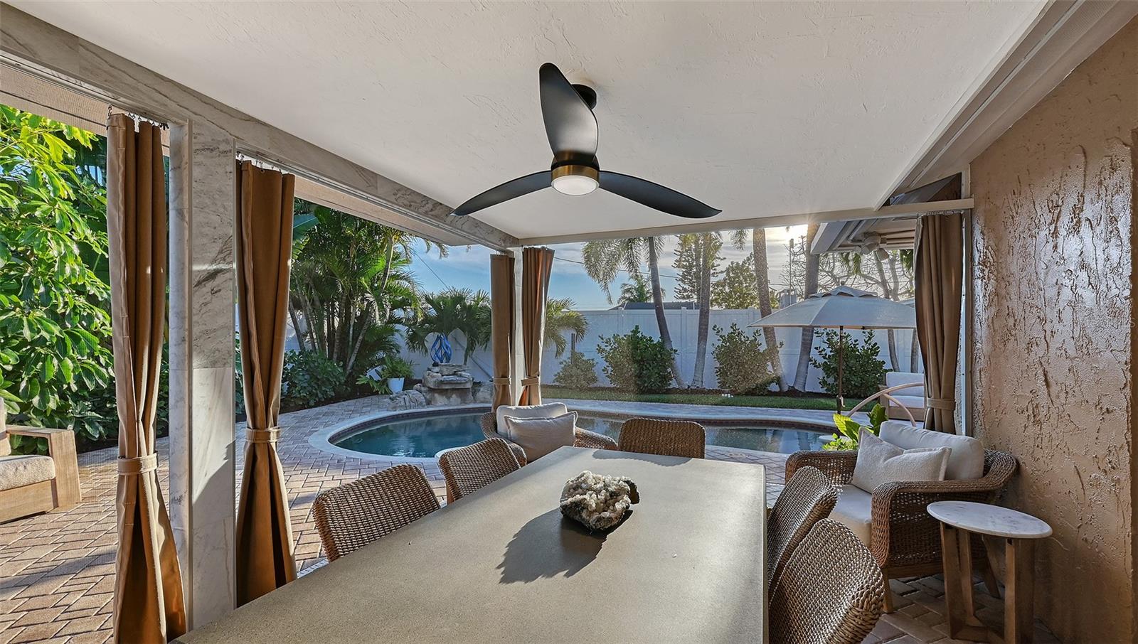 7137 WESTMORELAND DR