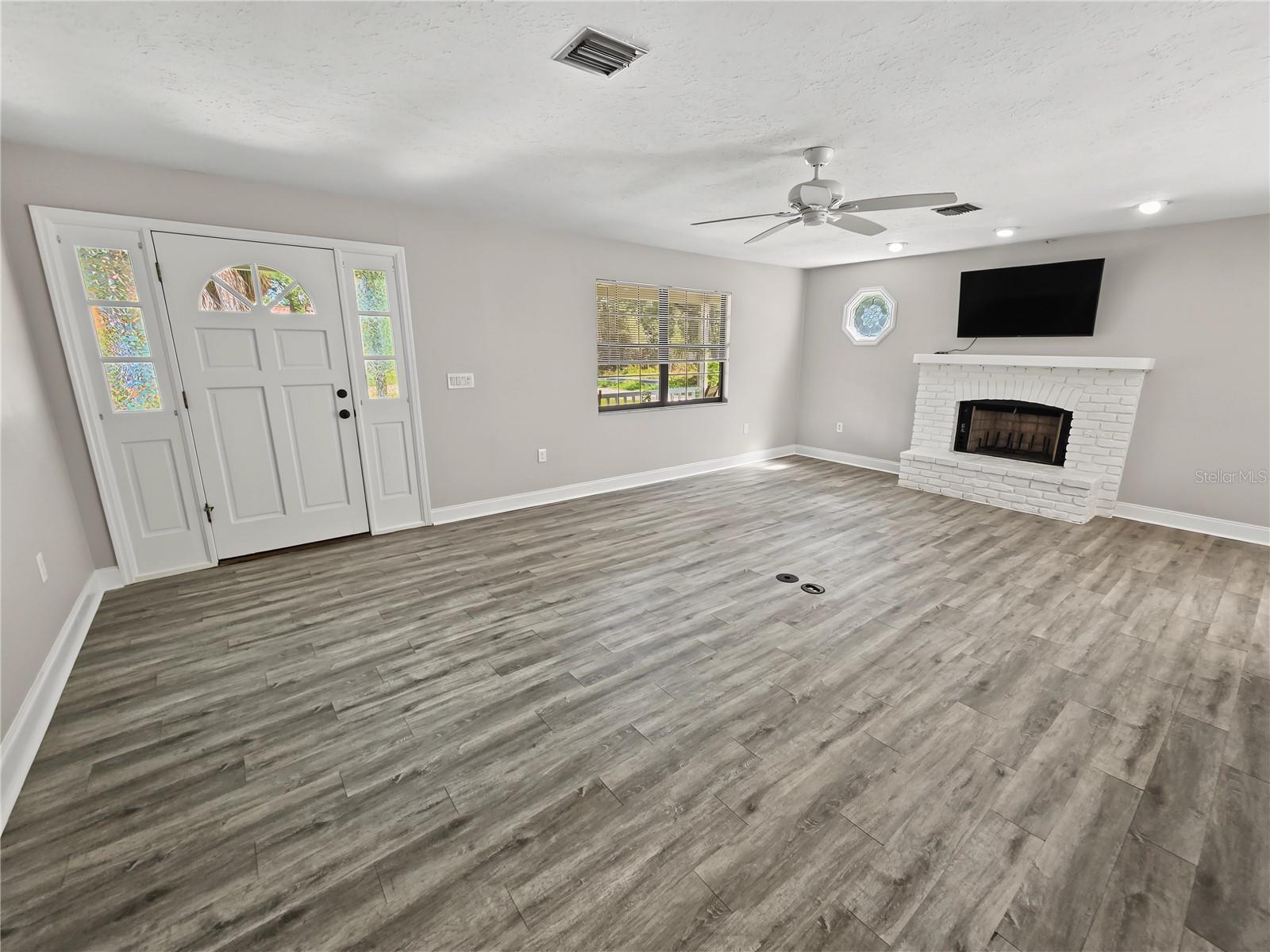 4598 CACTUS AVE