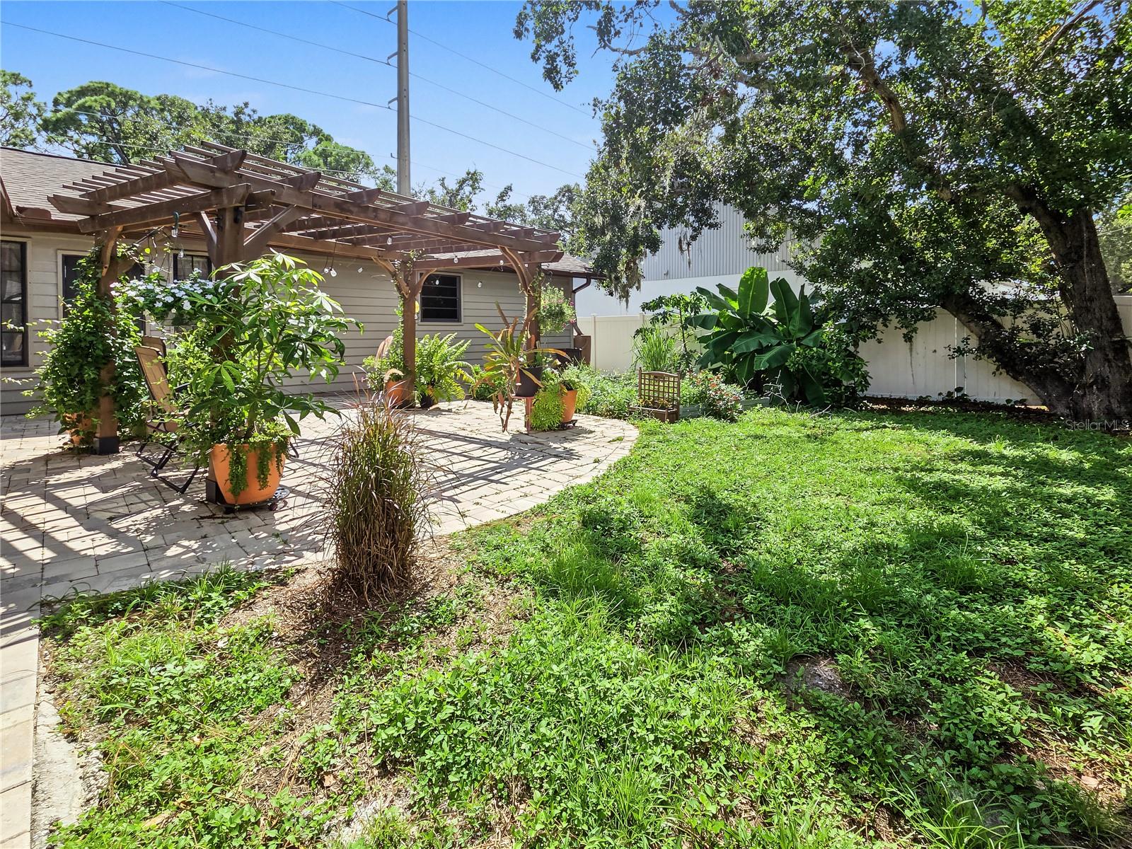 4598 CACTUS AVE