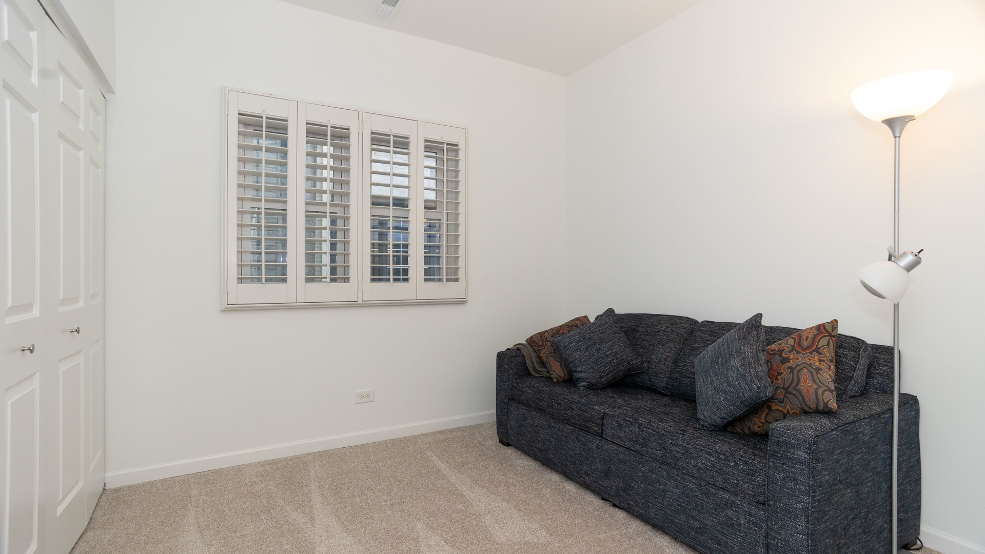 436 W Belmont Avenue Unit: 401