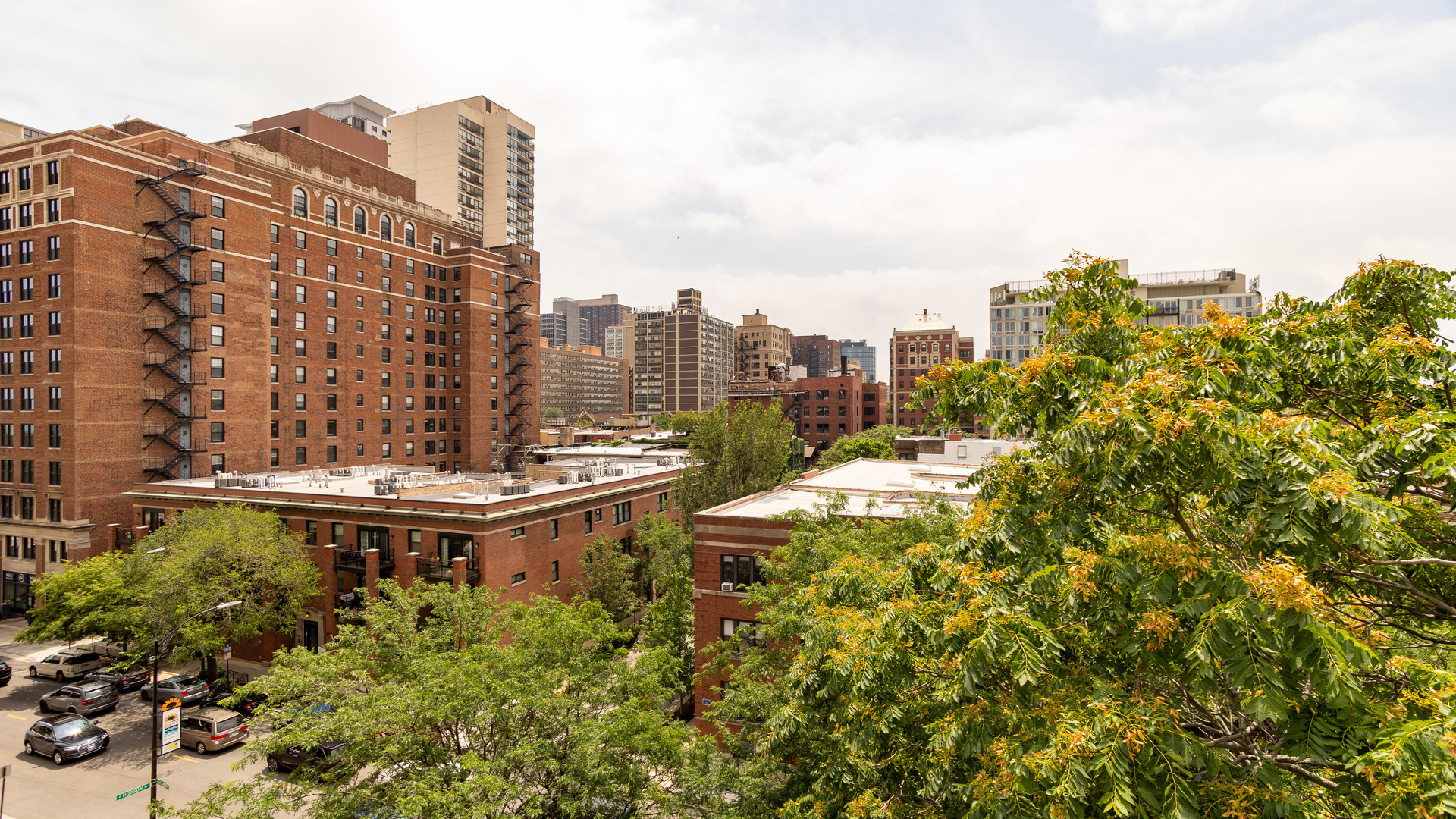 436 W Belmont Avenue Unit: 401