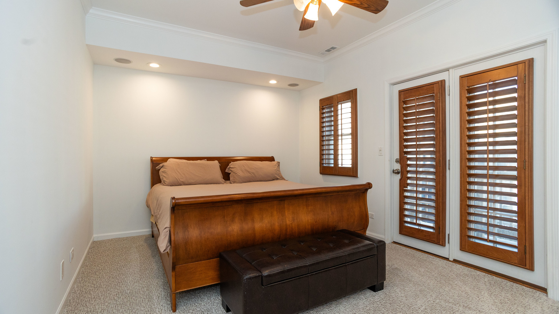 436 W Belmont Avenue Unit: 401