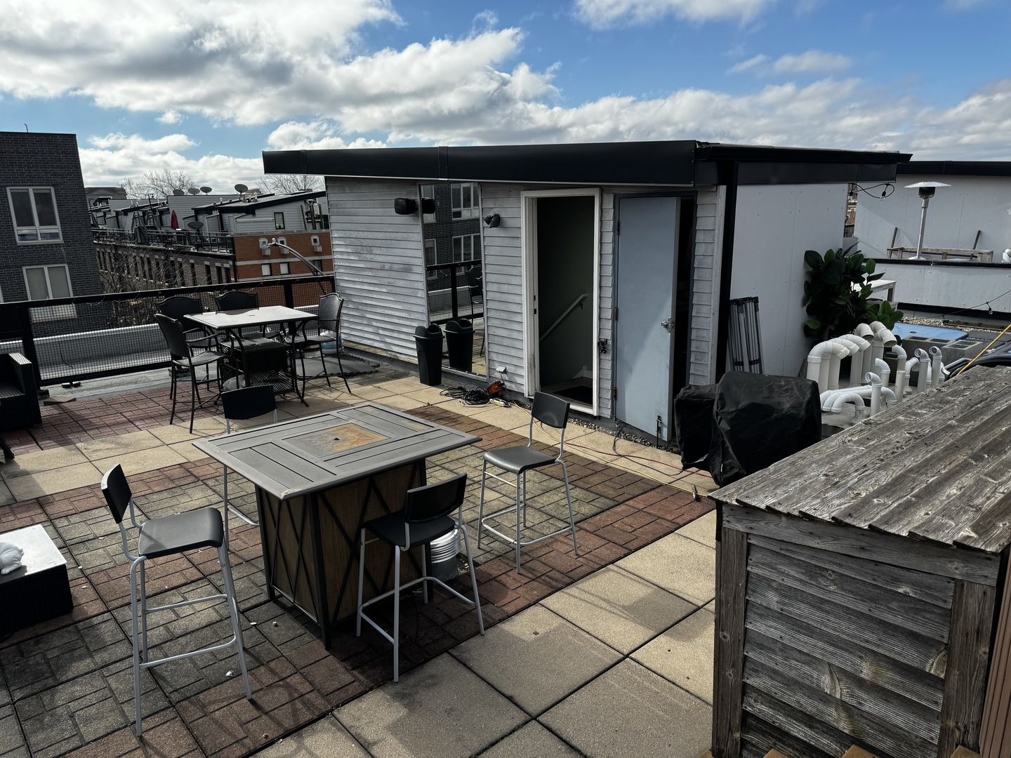 2224 W Madison Street Unit: 302