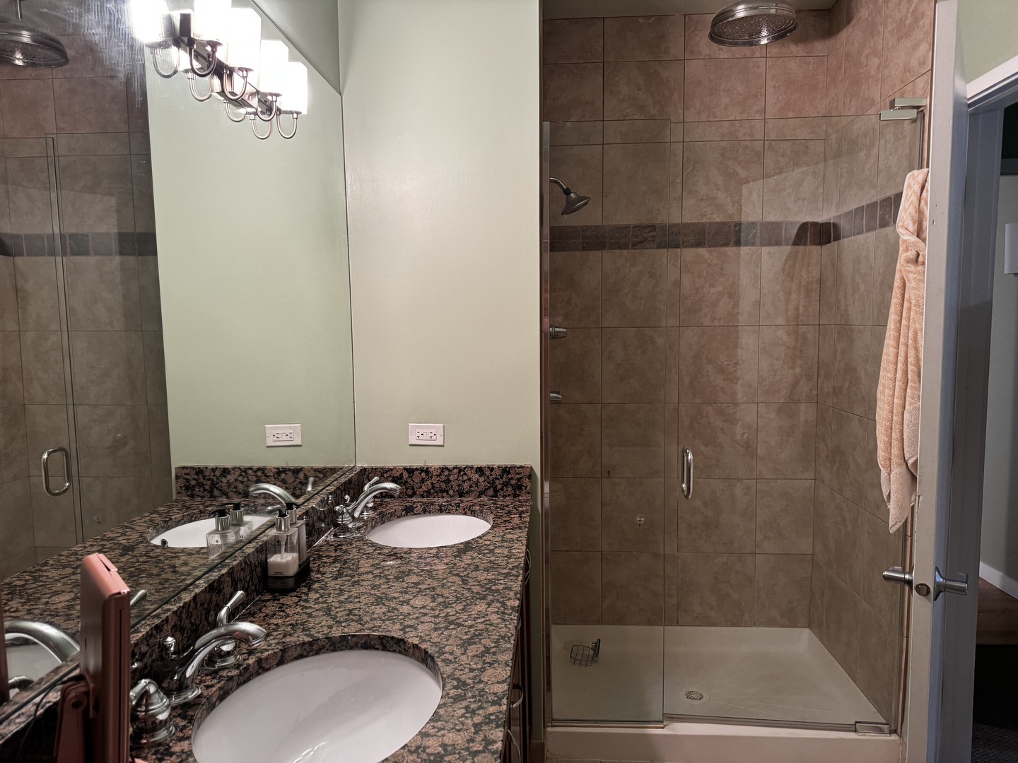 2224 W Madison Street Unit: 302