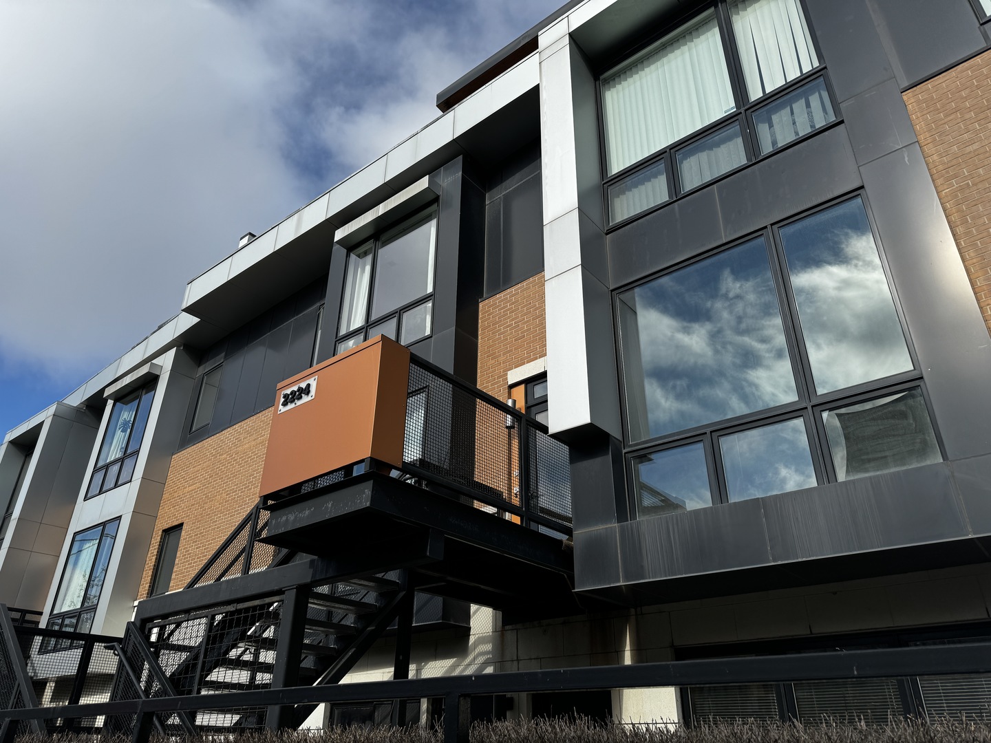 2224 W Madison Street Unit: 302