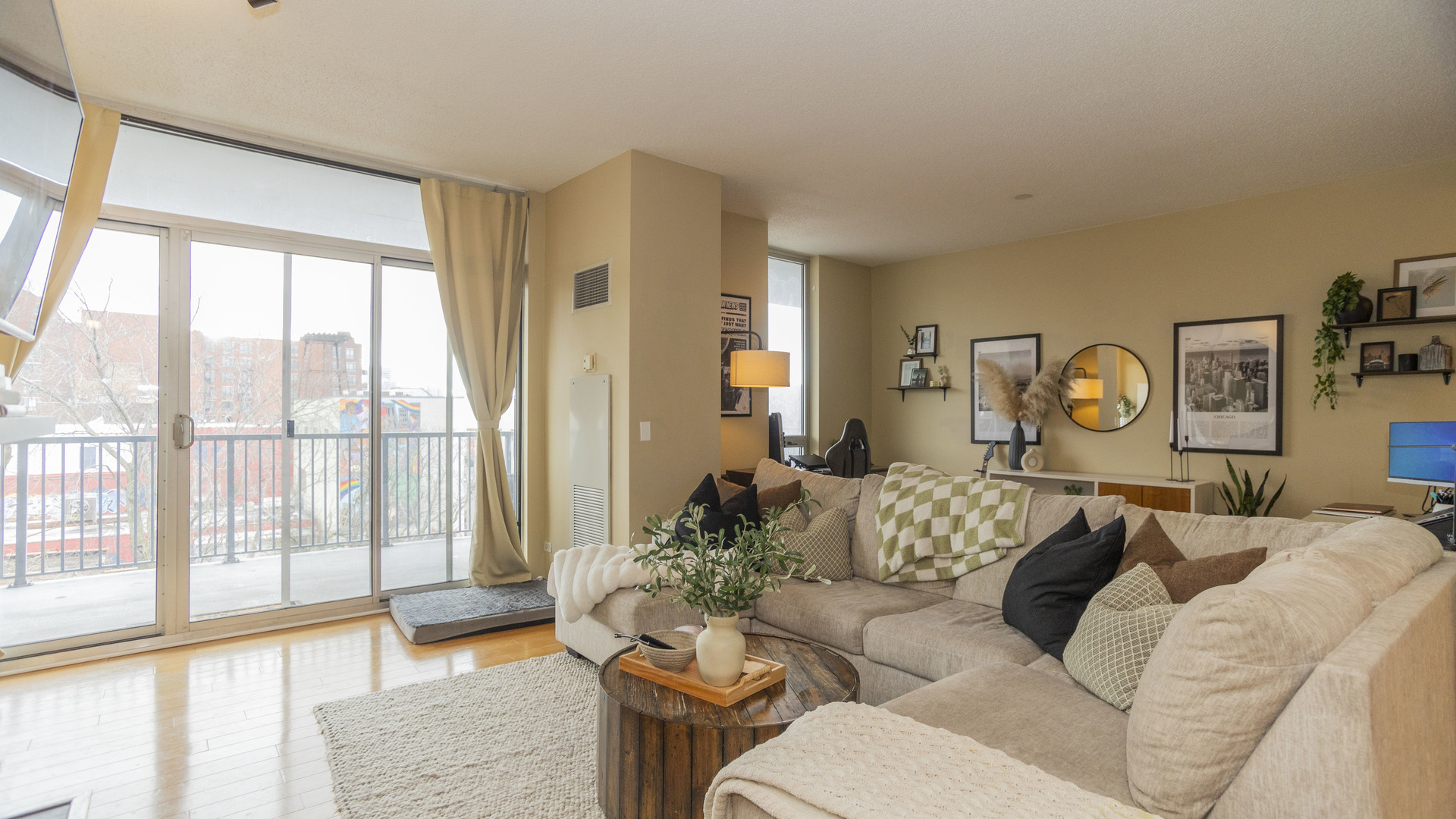 1546 N Orleans Street Unit: 601