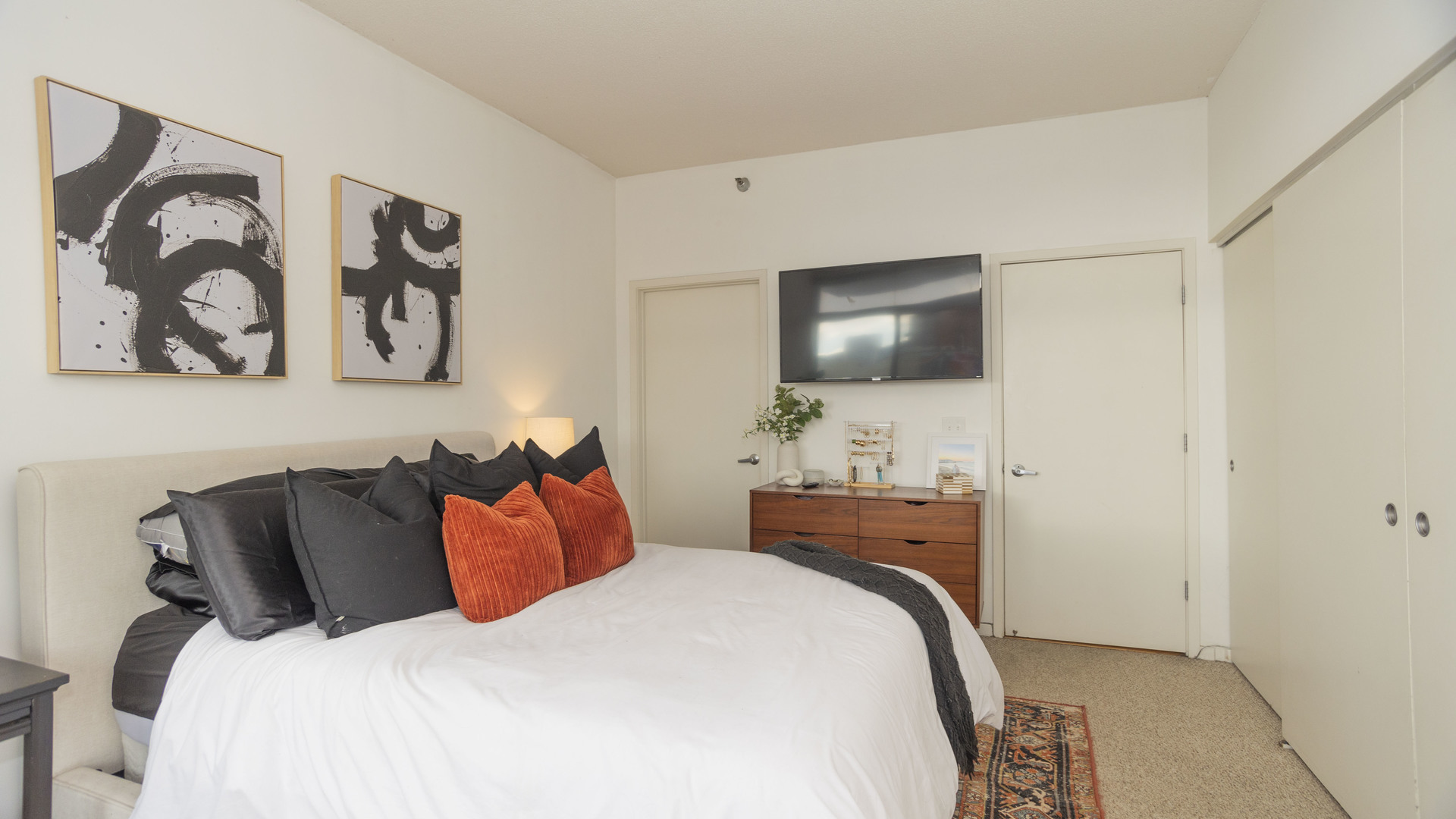 1546 N Orleans Street Unit: 601