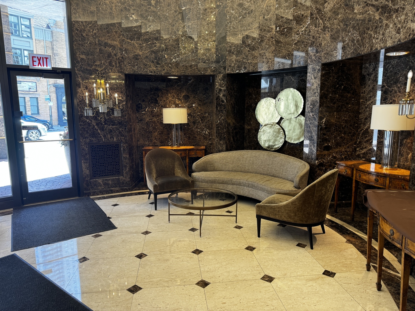 10 E ONTARIO Street Unit: 1903