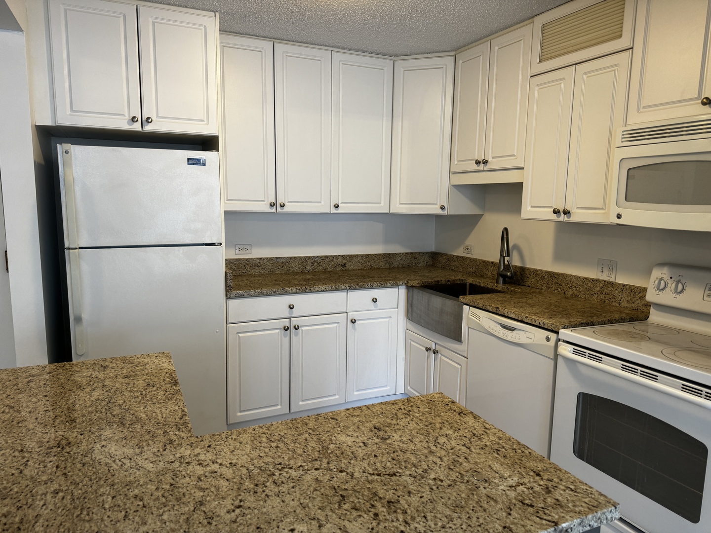 10 E ONTARIO Street Unit: 1903