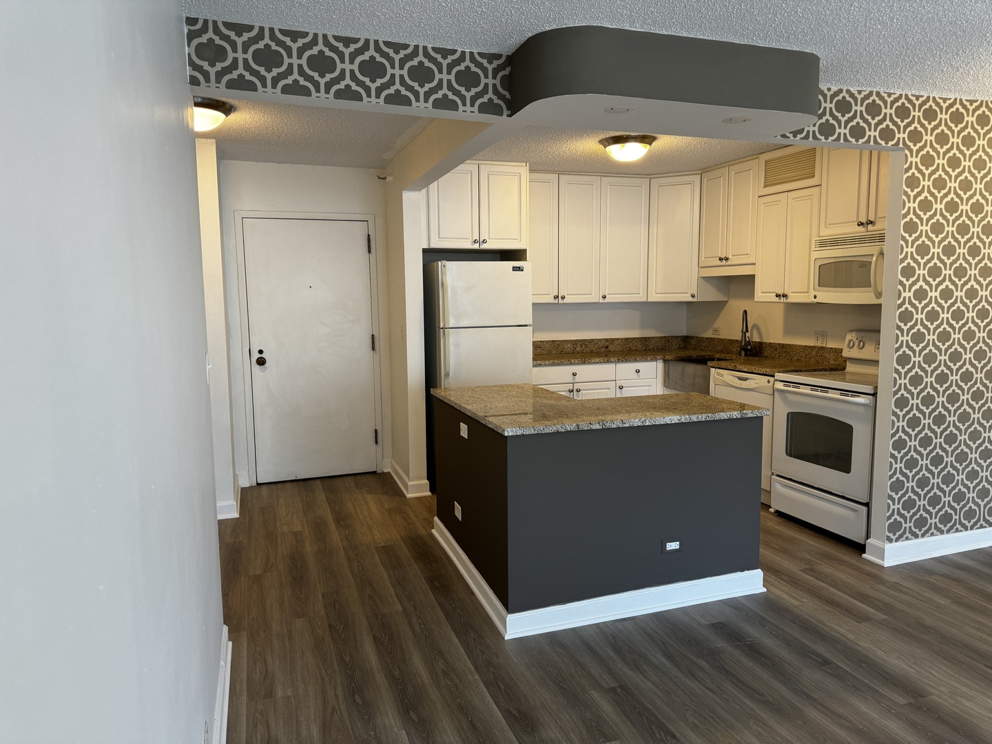 10 E ONTARIO Street Unit: 1903