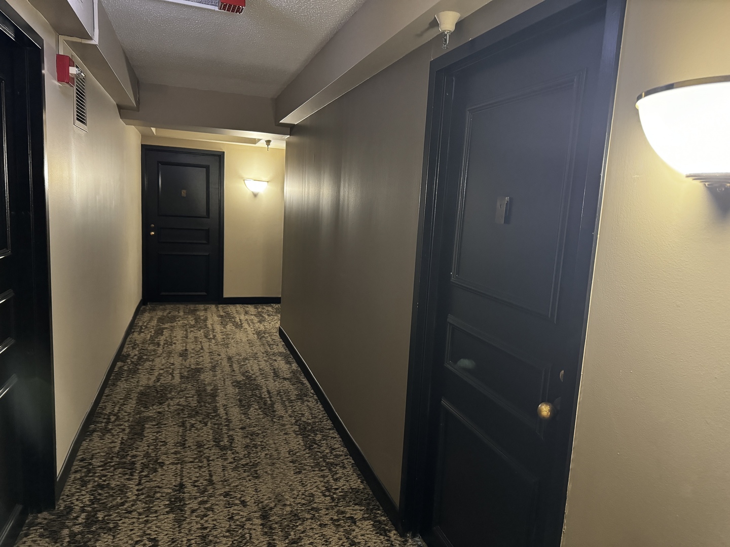 10 E ONTARIO Street Unit: 1903