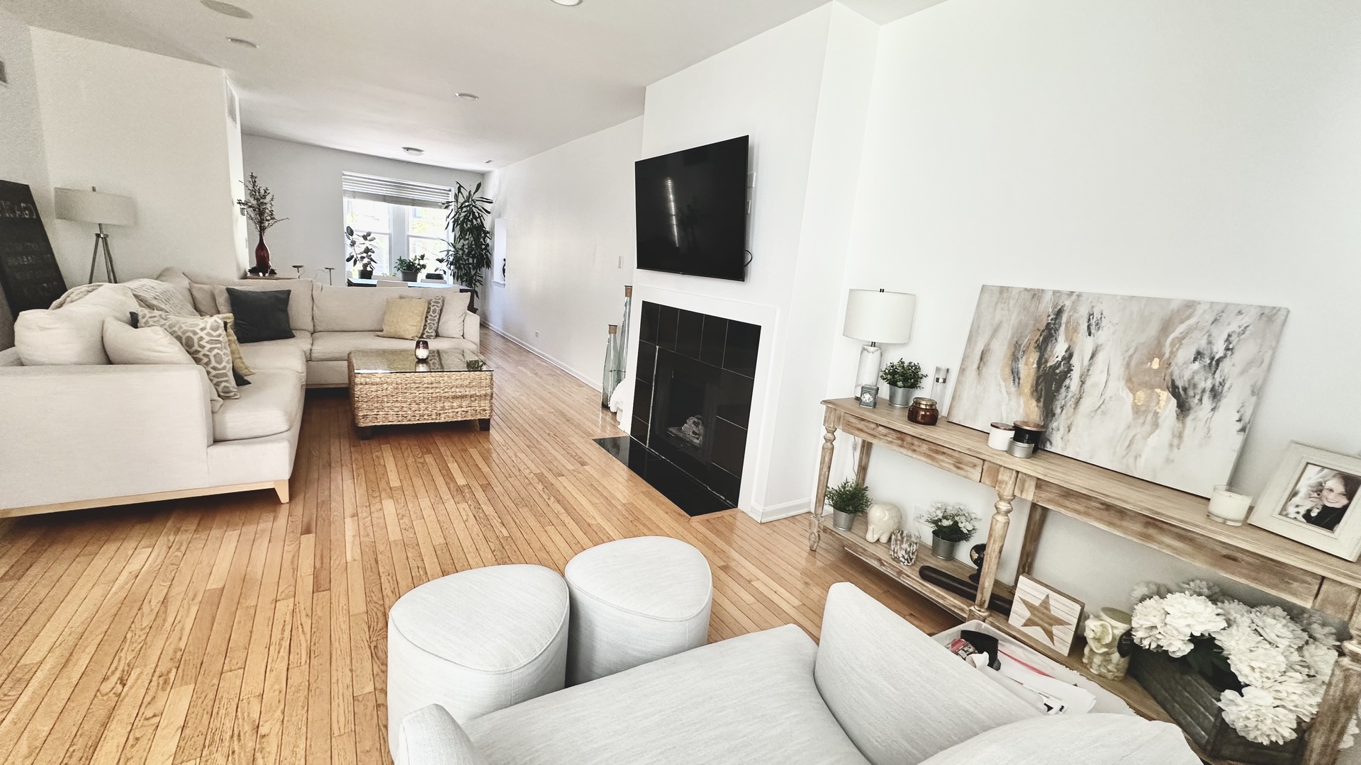 3516 N Sheffield Avenue Unit: 1FS