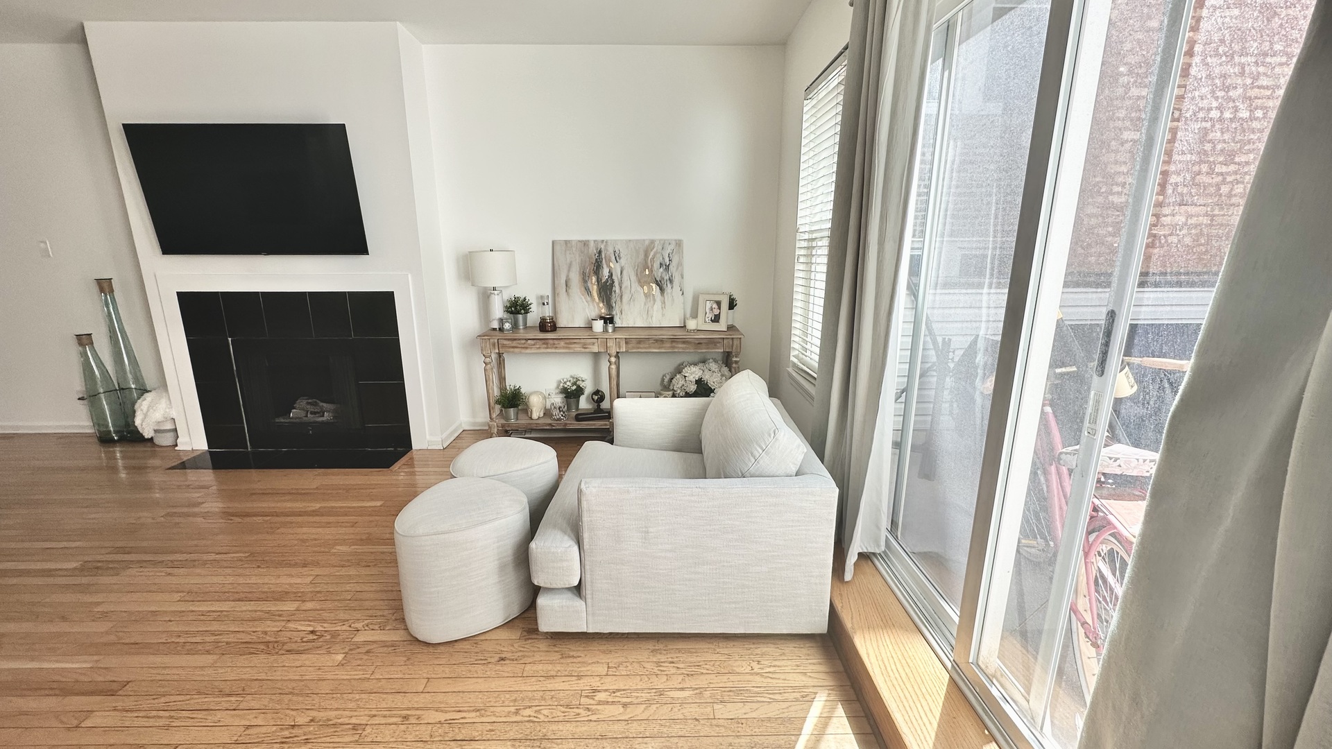 3516 N Sheffield Avenue Unit: 1FS