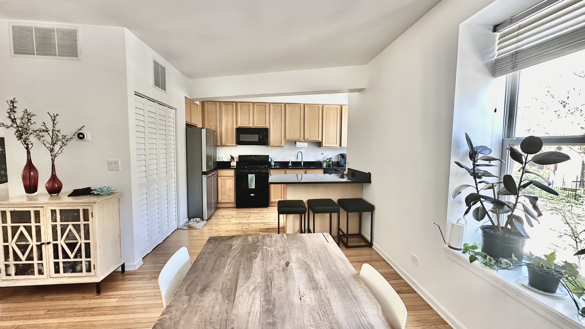 3516 N Sheffield Avenue Unit: 1FS