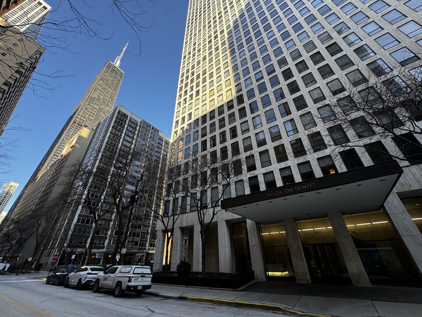 260 E Chestnut Street Unit: 706