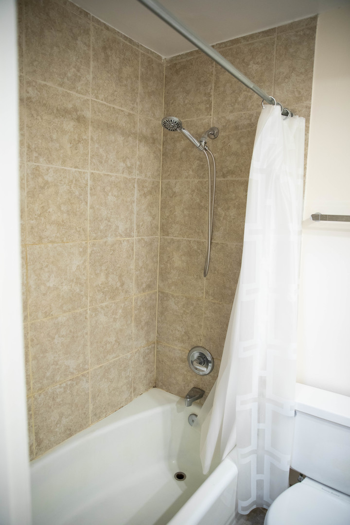 260 E Chestnut Street Unit: 706