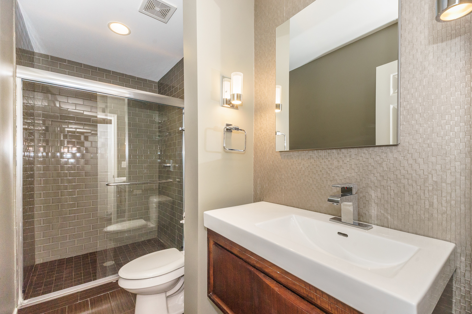 353 W Chicago Avenue Unit: 3E