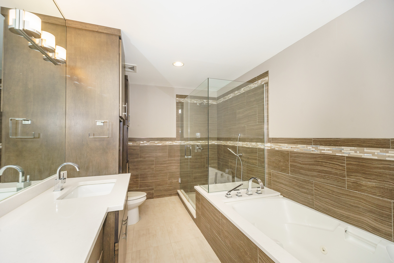 353 W Chicago Avenue Unit: 3E