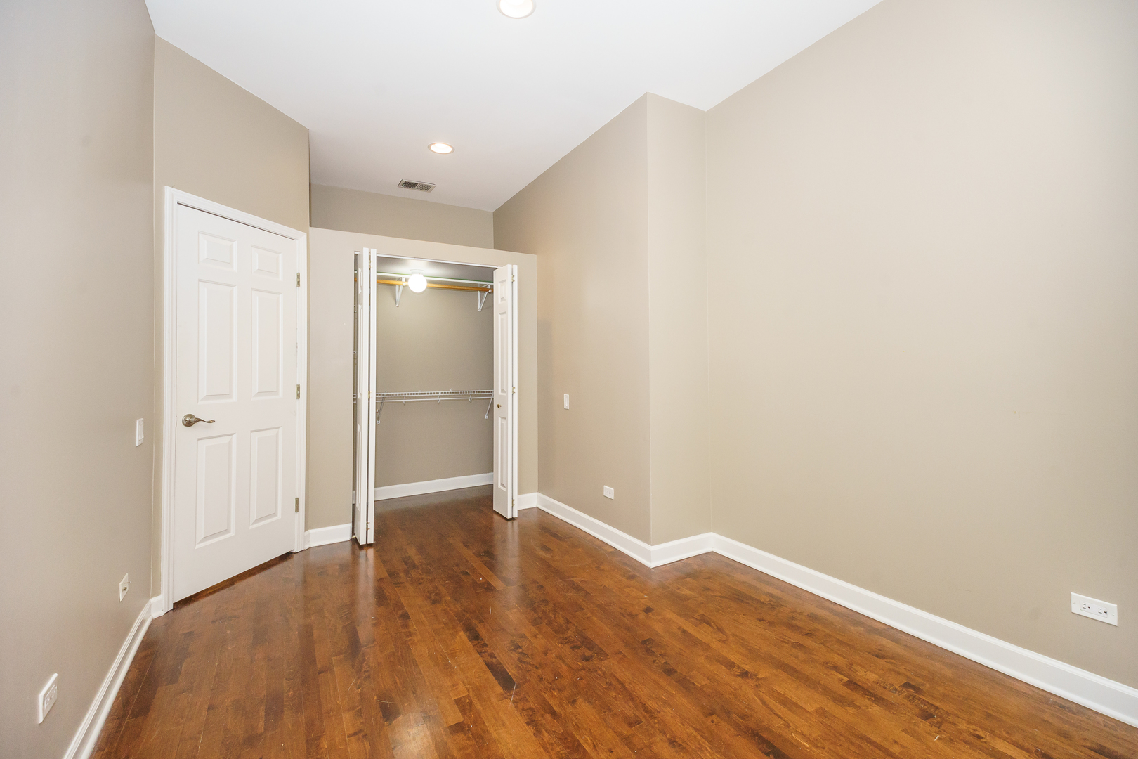 353 W Chicago Avenue Unit: 3E