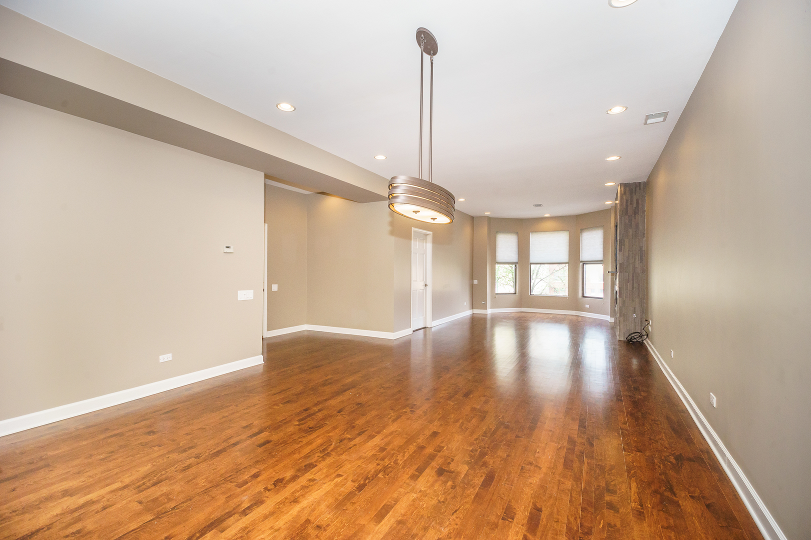 353 W Chicago Avenue Unit: 3E