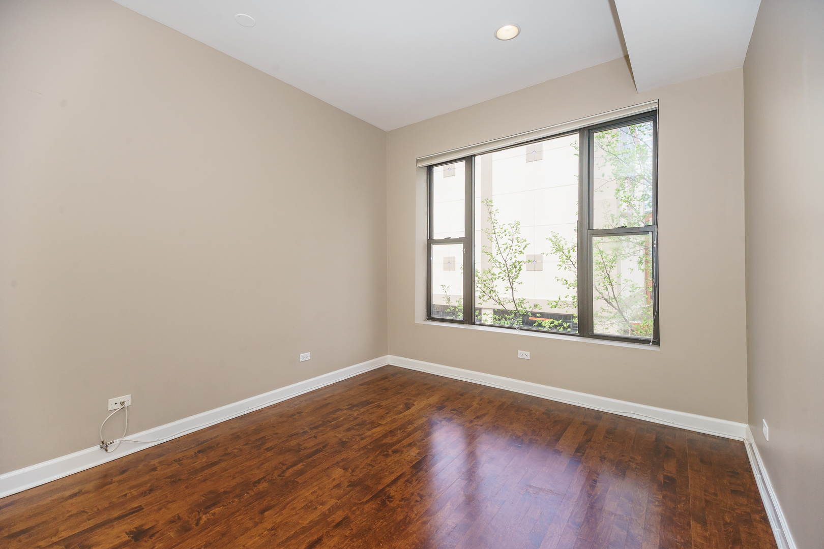 353 W Chicago Avenue Unit: 3E