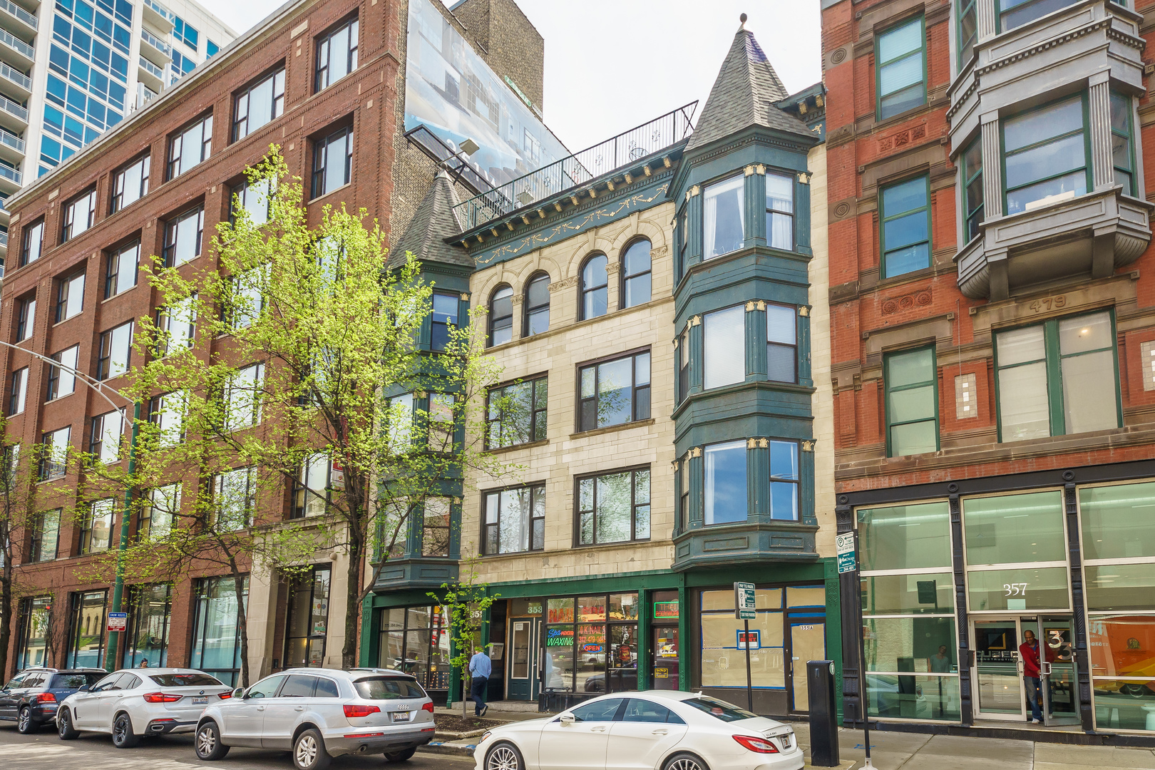353 W Chicago Avenue Unit: 3E