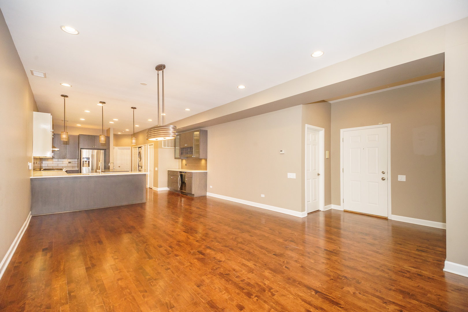 353 W Chicago Avenue Unit: 3E