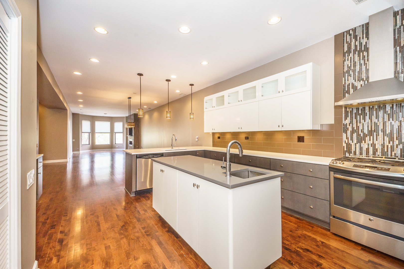 353 W Chicago Avenue Unit: 3E