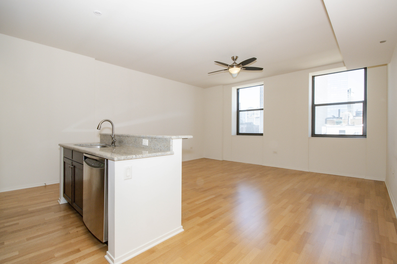 310 S Michigan Avenue Unit: 2111
