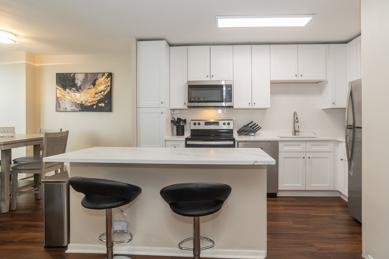 3900 N Lake Shore Drive Unit: 7G