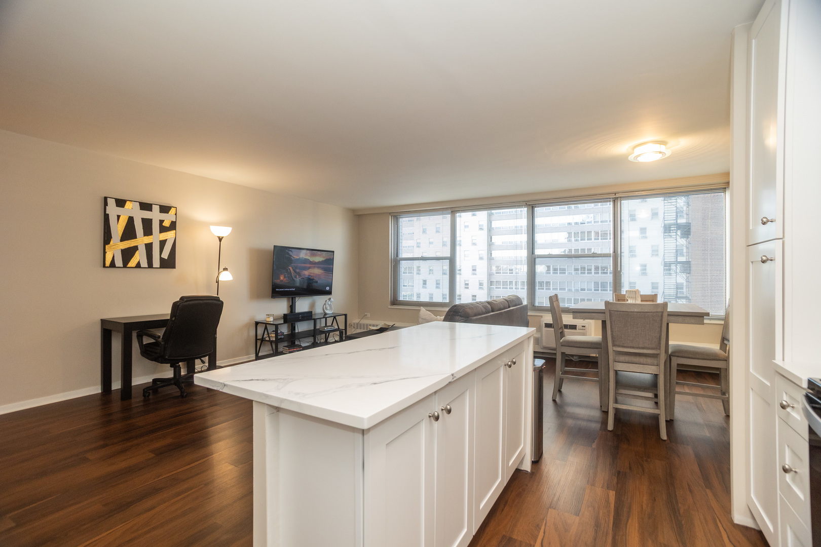 3900 N Lake Shore Drive Unit: 7G