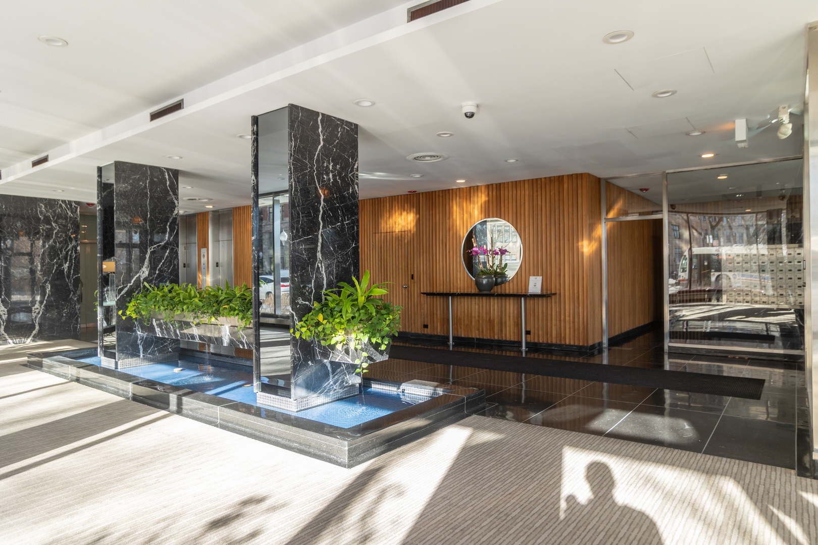 3900 N Lake Shore Drive Unit: 7G