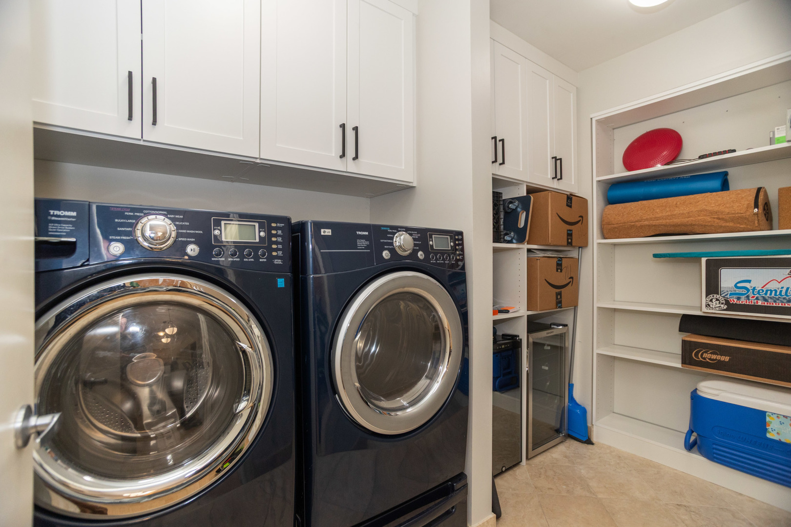 711 W GRAND Avenue Unit: 402