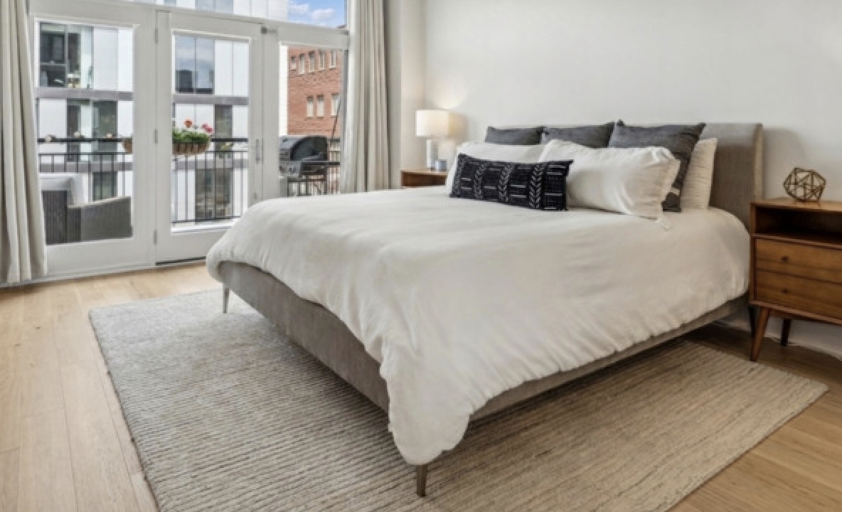 711 W GRAND Avenue Unit: 402